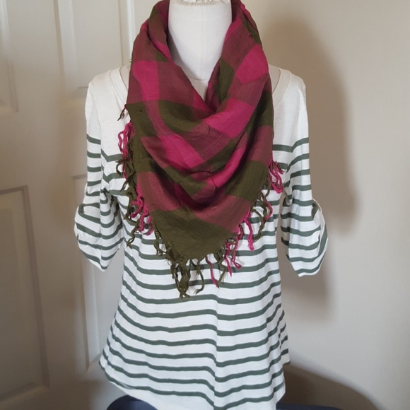 Banana Republic Tops - ✨HOST PICK✨ Olive green striped top